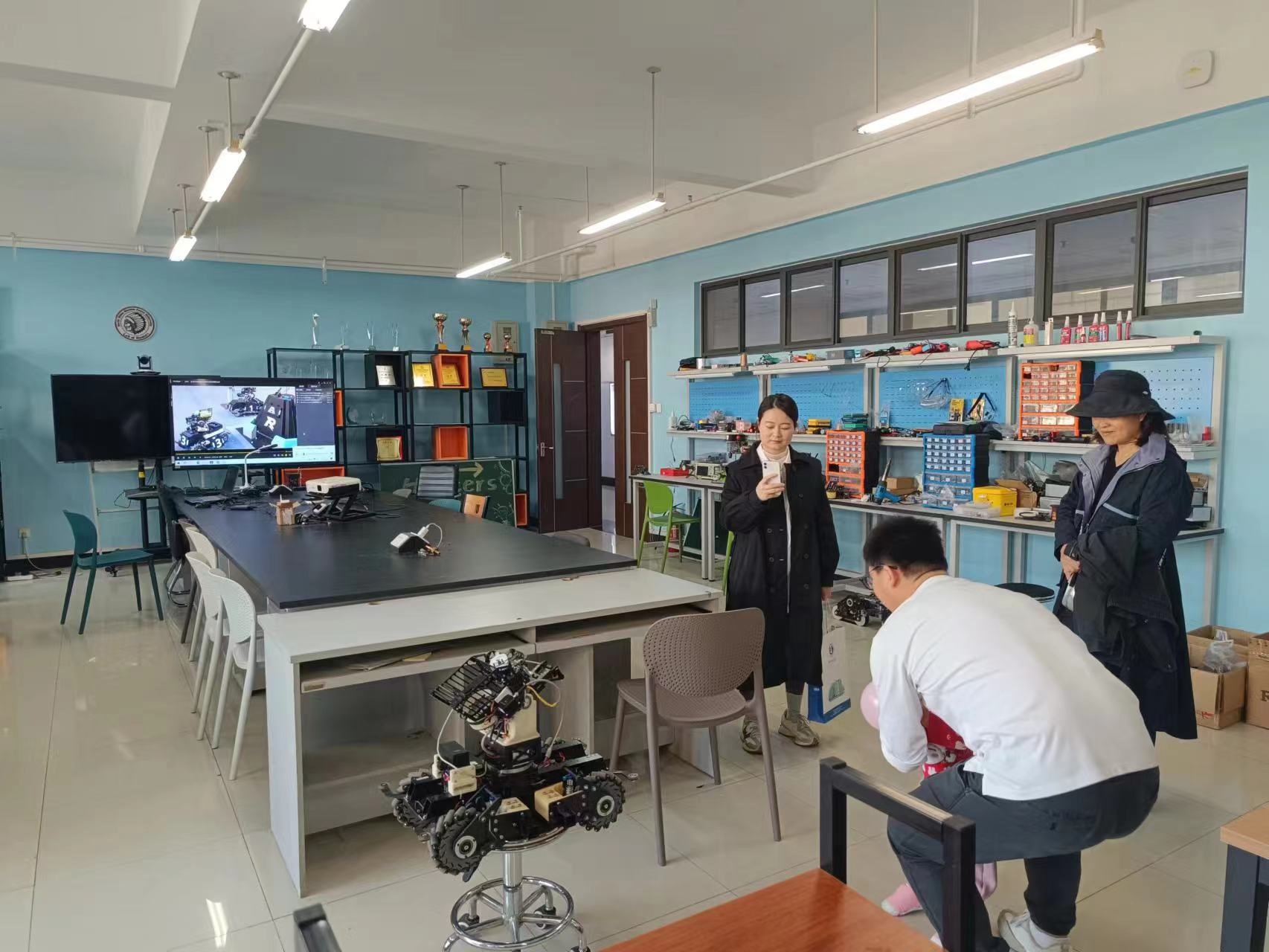 2baf57f81e5b46a7b3a4a2d713f0c986.jpg ??.jpg